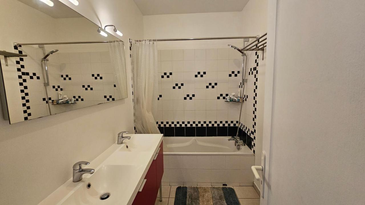 Bed To Rent - Maison Calme Avec Jacuzzi Sous Supplement Μπορντό Εξωτερικό φωτογραφία